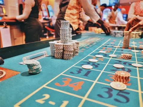 legal gambling age in quebec|Gambling age .